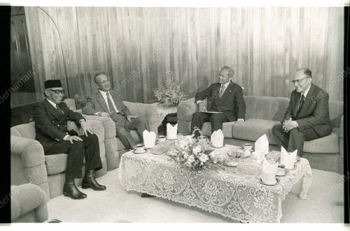 TALK BETWEEN MALAYSIA'S PM AND THAI PREMIER