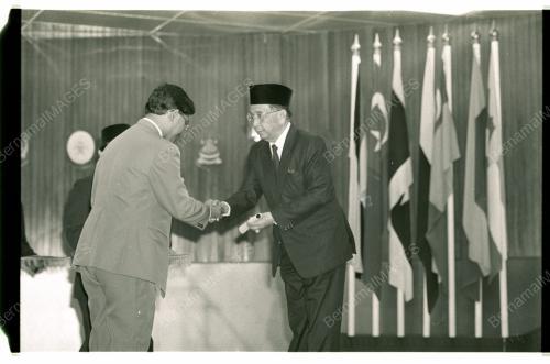 ANGKAT SUMPAH