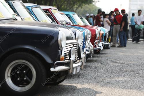 PAMERAN KERETA MINI KLASIK