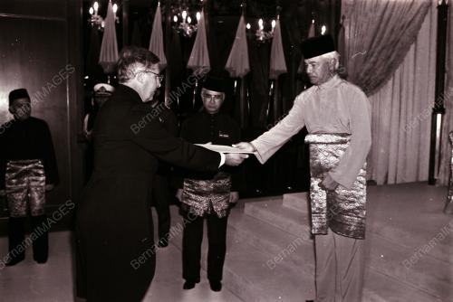 YANG DI-PERTUAN AGONG