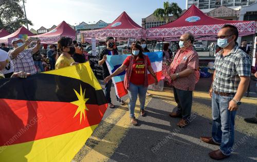DATUK HENRY SUM AGONG