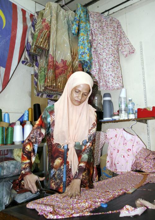 PERSIAPAN BAJU KURUNG RAYA