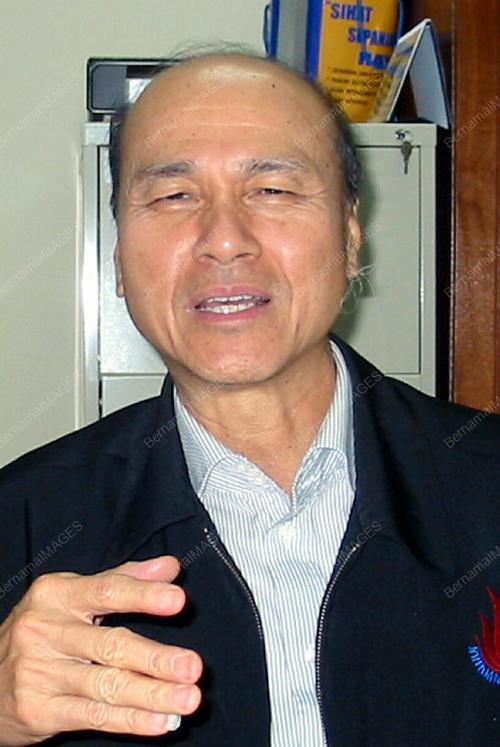 LEE LAM THYE