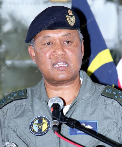 RODZALI DAUD