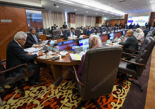 DATUK SERI HAMZAH ZAINUDDIN