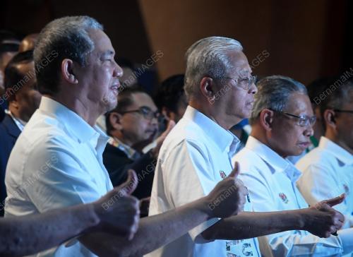 DATUK SERI ISMAIL SABRI YAAKOB