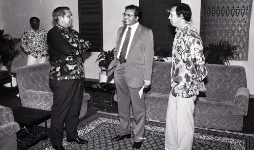DR. MAHATHIR MOHAMAD