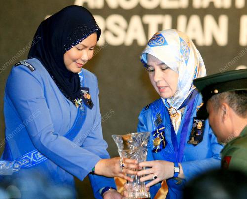 TUANKU NUR ZAHIRAH