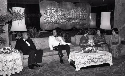 DR. MAHATHIR MOHAMAD