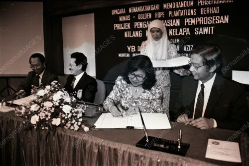 DATO' SERI RAFIDAH AZIZ