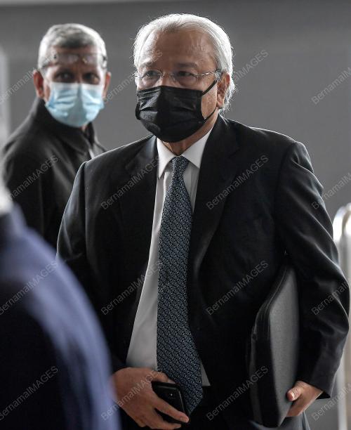 DATUK SERI AHMAD HUSNI HANADZLAH