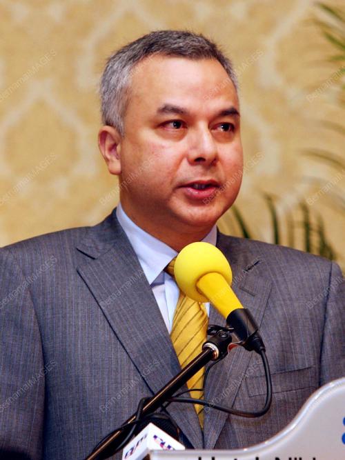 RAJA DR NAZRIN SHAH