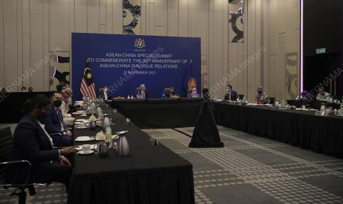 DATUK SERI ISMAIL SABRI YAAKOB