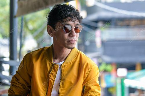 PELANCARAN LAGU KHAYALAN NAQIU