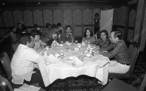 KL07_23022015_MAKAN_MALAM