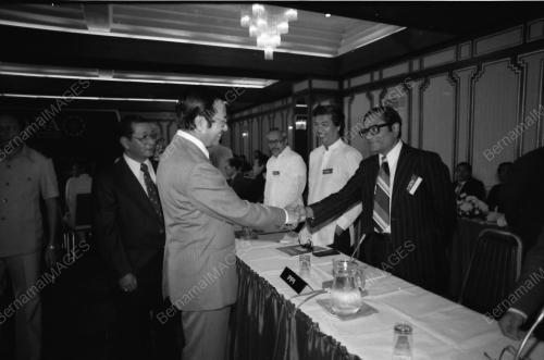 DR MAHATHIR BIN MOHAMAD