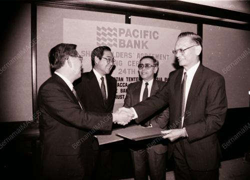 PASIFIC BANK SHARE HOLDERS AGREEMENT SIGNNG