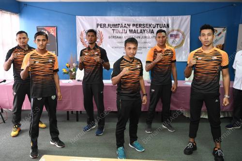 PERSEKUTUAN TINJU MALAYSIA BERSAMA ATLET DAN JURULATIH