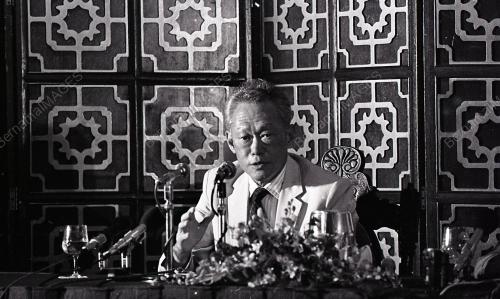 DR. MAHATHIR BIN MOHAMAD