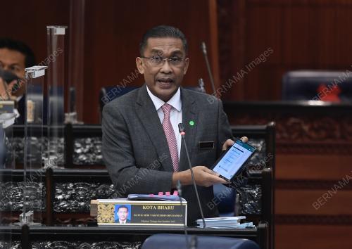 DATUK SERI TAKIYUDDIN HASSAN  