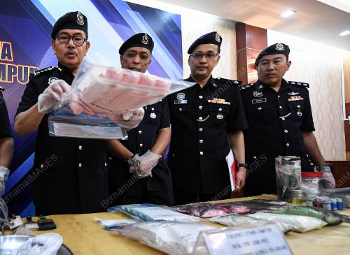 DATUK SERI MAZLAN LAZIM