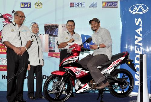 KL07_25062016_GST