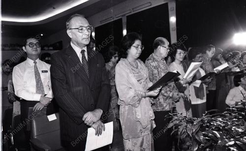 DR MAHATHIR MOHAMAD