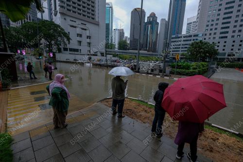 BANJIR KILAT DI JALAN KIA PENG