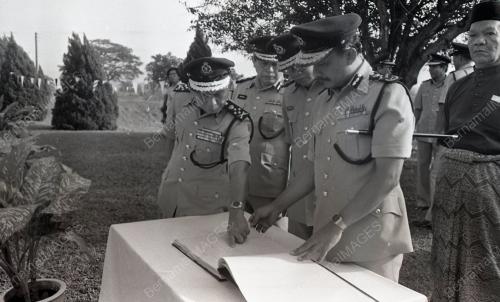 MOHAMMED HANIFF OMAR