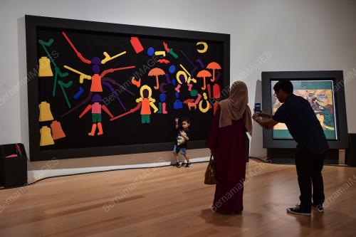 PAMERAN GERAK BAYANG