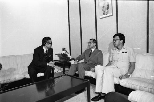 MENTERI