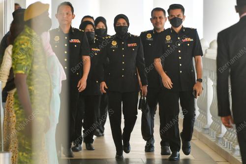 NUR AIDA ARIFIN