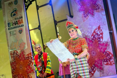 KL07_27102016_BAHASA