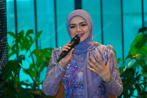 DATUK SERI SITI NURHALIZA