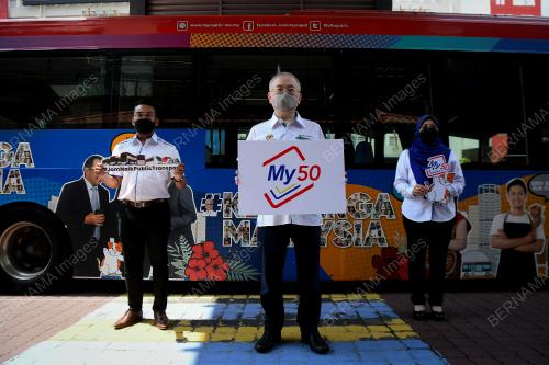 DATUK SERI DR WEE KA SIONG