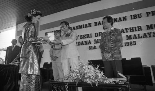 KL07_28012015_MAHATHIR_RASMI