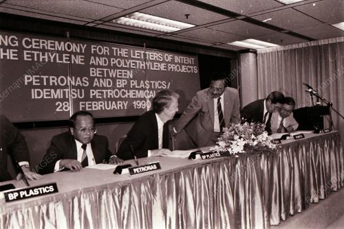 AGREEMENT BETWEEN PETRONAS, BP, AND IDEMITSU