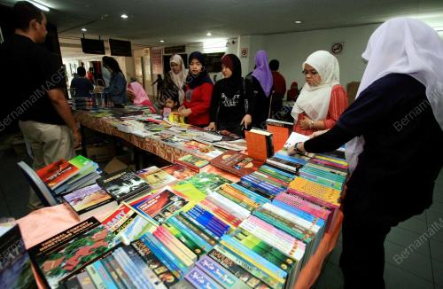 JUALAN BUKU HUJUNG MINGGU PNM