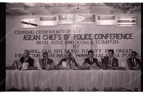 TAN SRI HANIFF OMAR