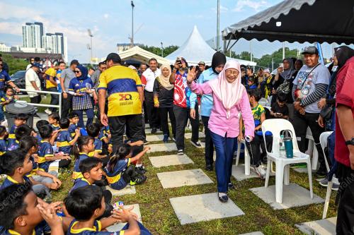 DATUK SERI DR WAN AZIZAH WAN ISMAIL