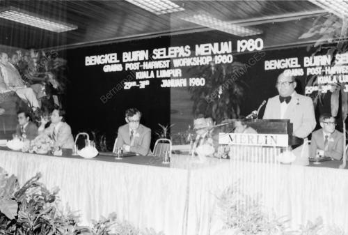 DATUK SHARIF AHMAD LANCAR SEMINAR