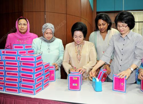 DATIN SERI ROSMAH MANSOR