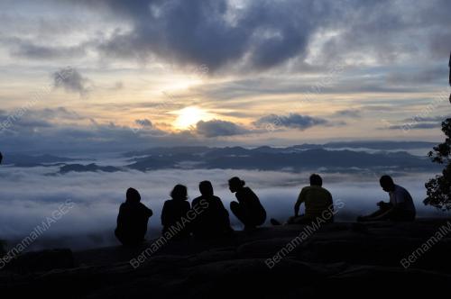 GUNUNG STONG