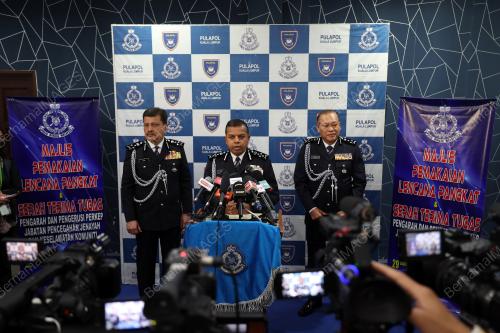 DATUK SERI AYOB KHAN MYDIN PITCHAY