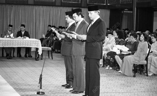 ANGKAT SUMPAH