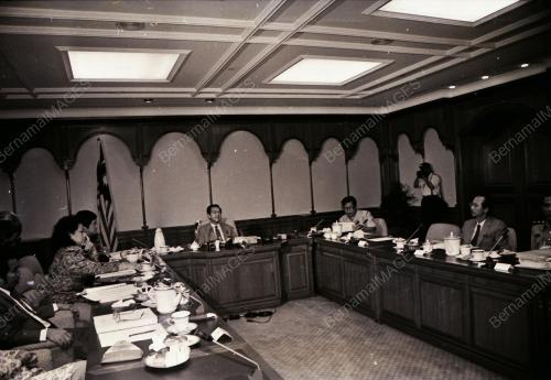 DATUK SERI DR. MAHATHIR BIN MOHAMAD