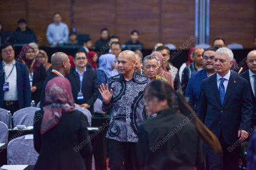 DATUK ARMIZAN MOHD ALI