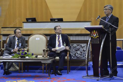 KL07_30112018_MEJA_BULAT