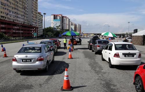 TINJAUAN SEKATAN JALAN RAYA PLAZA TOL