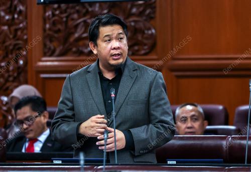 DATUK LUKANISMAN AWANG SAUNI